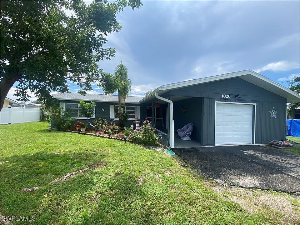 1st image of 1020 NE Pine Island Ln