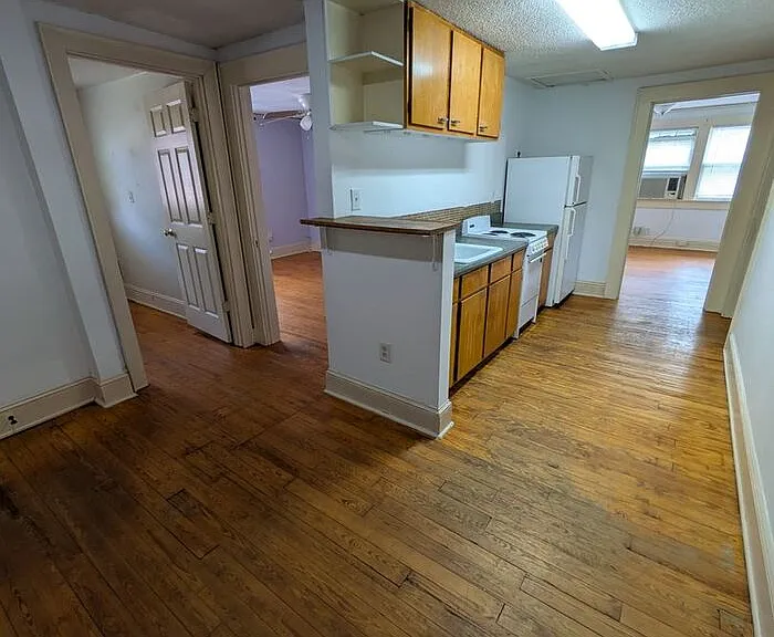 549 2nd St NE #B — Photo 4