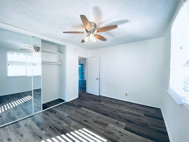 7351 Variel Ave — Photo 24