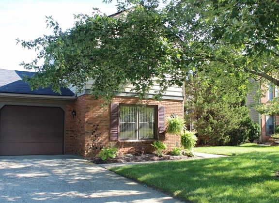 2nd image of 3933 Valley Brook Dr S