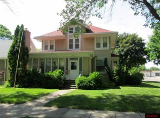 821 2nd Ave S, Saint James, MN 56081