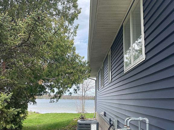 4th image of 501 Lake St