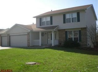 1025 Claycrest Dr, Saint Charles, MO 63304