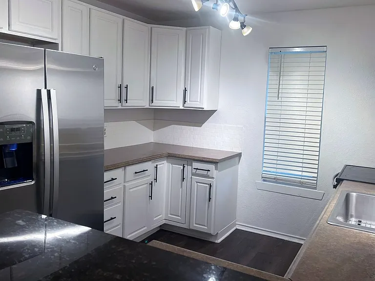 1805 Bristol Cv #1805 — Photo 4