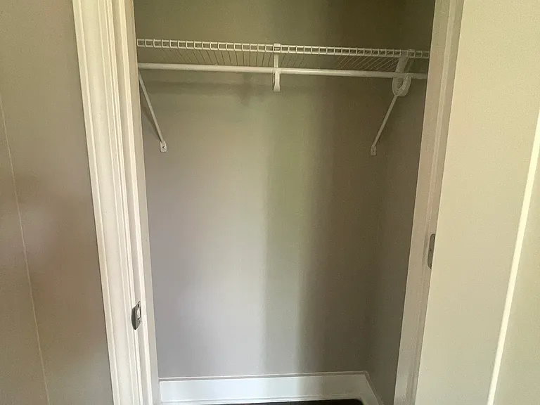 1447 Beecher St SW — Photo 3
