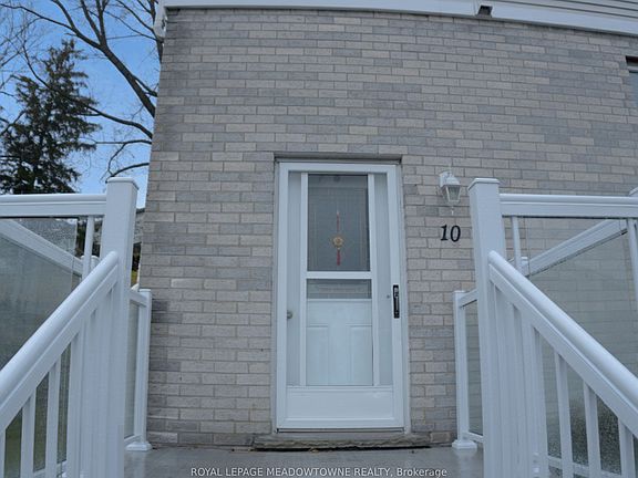 3rd image of 648 Doon Village Rd #10