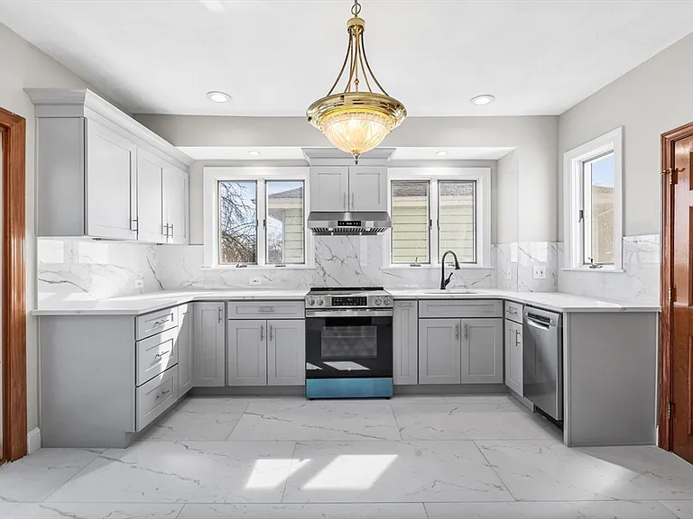 1 Oak Grove Ct #1 — Photo 1