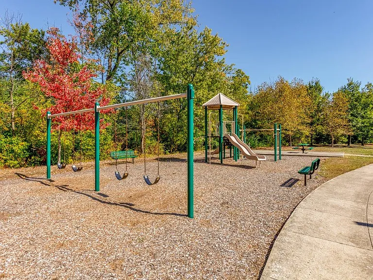 The Lakes of Beavercreek Apartment Homes — Photo 18