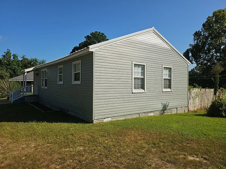 1307 Aaron Ave — Photo 38