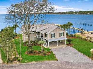 213 Grove Ln, Freeport, FL 32439