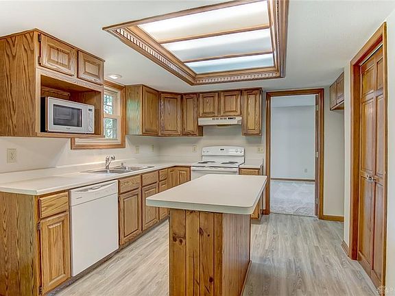 5th image of 2623 Wood Bluff Ln