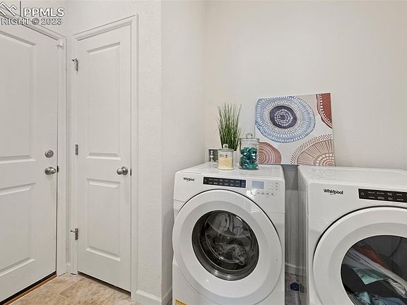 3rd image of 6914 Maidford Dr