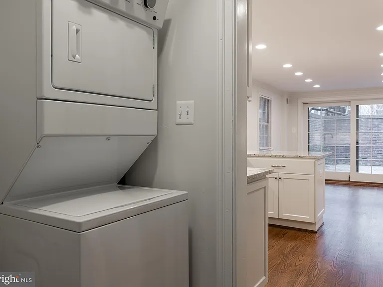511 Wilkes St — Photo 14