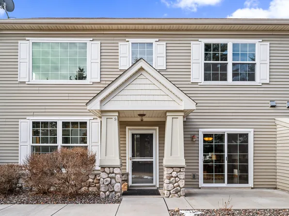2012 Blue Sage Ln E, Chanhassen, MN 55317