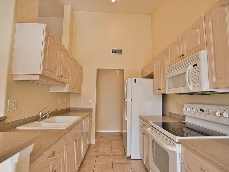 150 L Pavia Blvd #32 — Photo 14