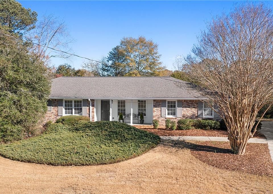 1st image of 2866 Alamo Pl