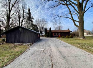 N8896 Gladstone Beach Rd, Fond Du Lac, WI 54937