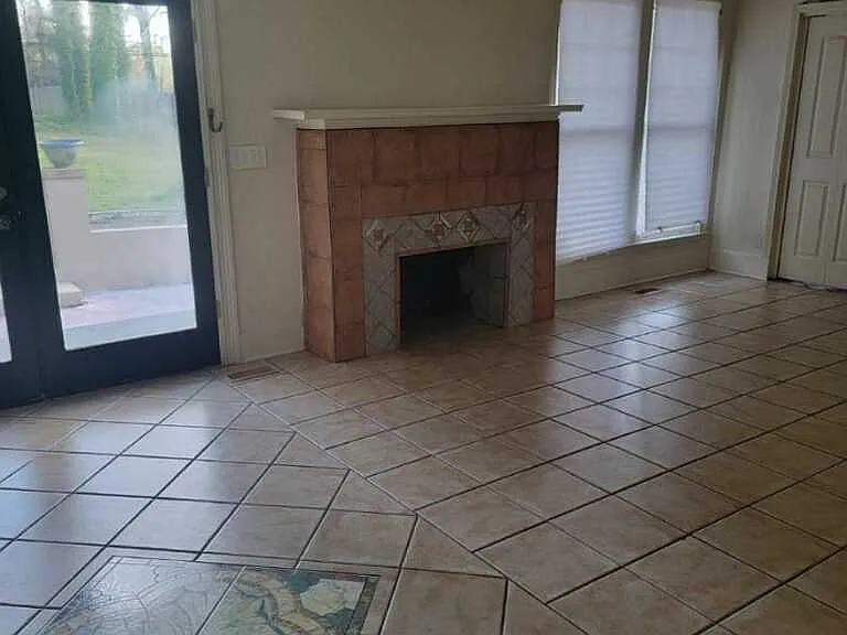 4441 Cascade Rd SW — Photo 2