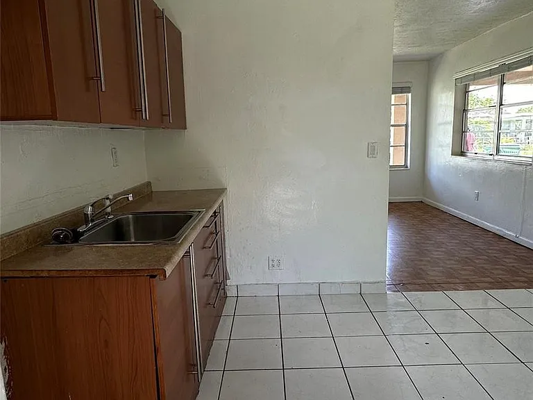 10741 SW 150th Ter — Photo 11