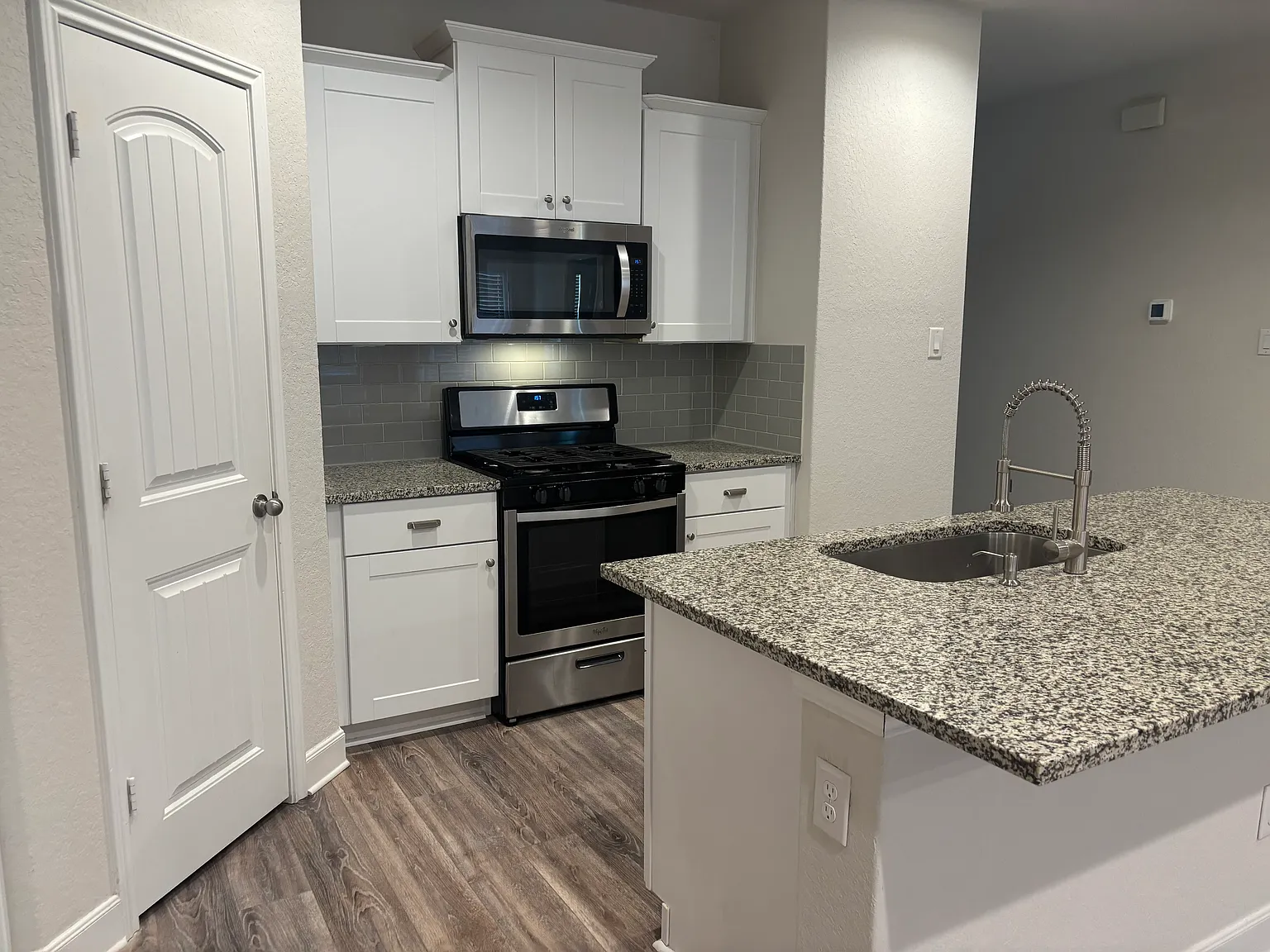 4 bed, 1830 sqft, $1,850 — Photo 4