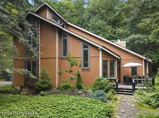 1243 Old Farm Rd, Blakeslee, PA 18610