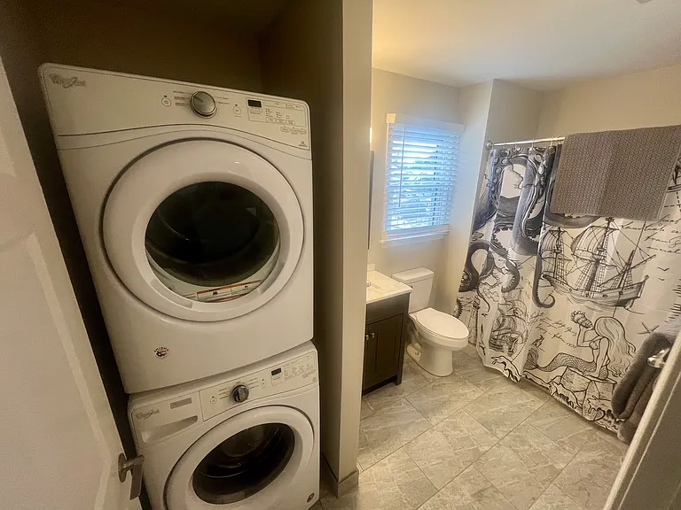 2703 Arctic Ave #B — Photo 11