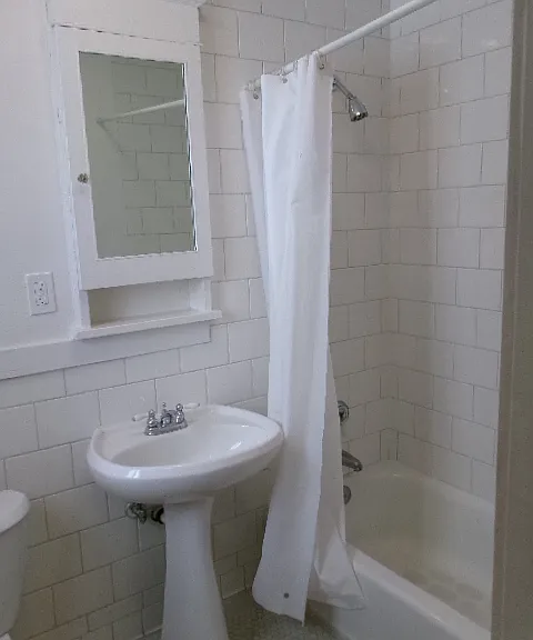 1628 State St #25 — Photo 11