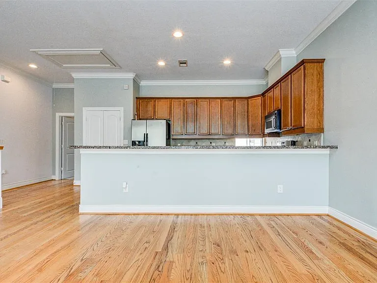 1507 Paige St — Photo 17