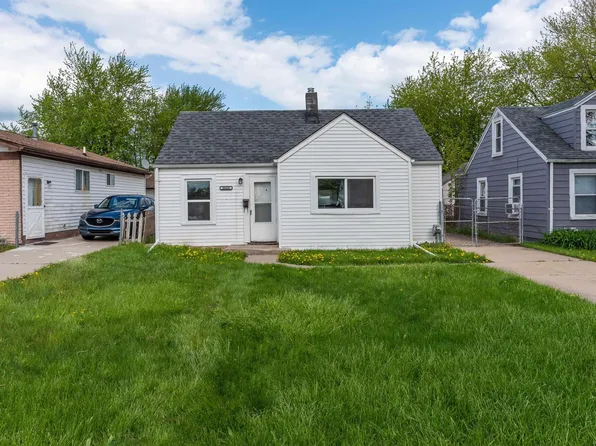 26620 Belleair St, Roseville, MI 48066