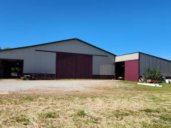 424 E Corning Rd, Beecher, IL 60401