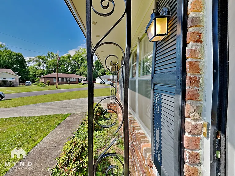 877 Twin Lake Dr NE — Photo 23