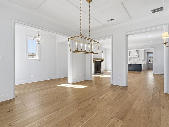 3rd image of 1111 Hayne Rd