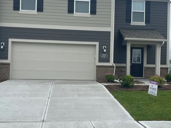 1717 Woods Edge Dr, Greenwood, IN 46143