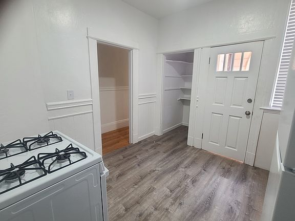 5th image of 2407 Bryant St