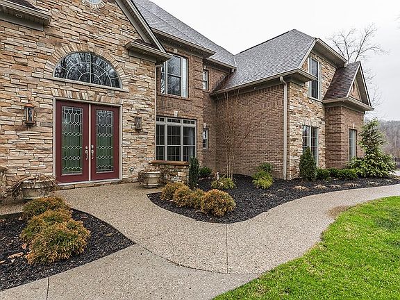 4th image of 324 Avawam Dr