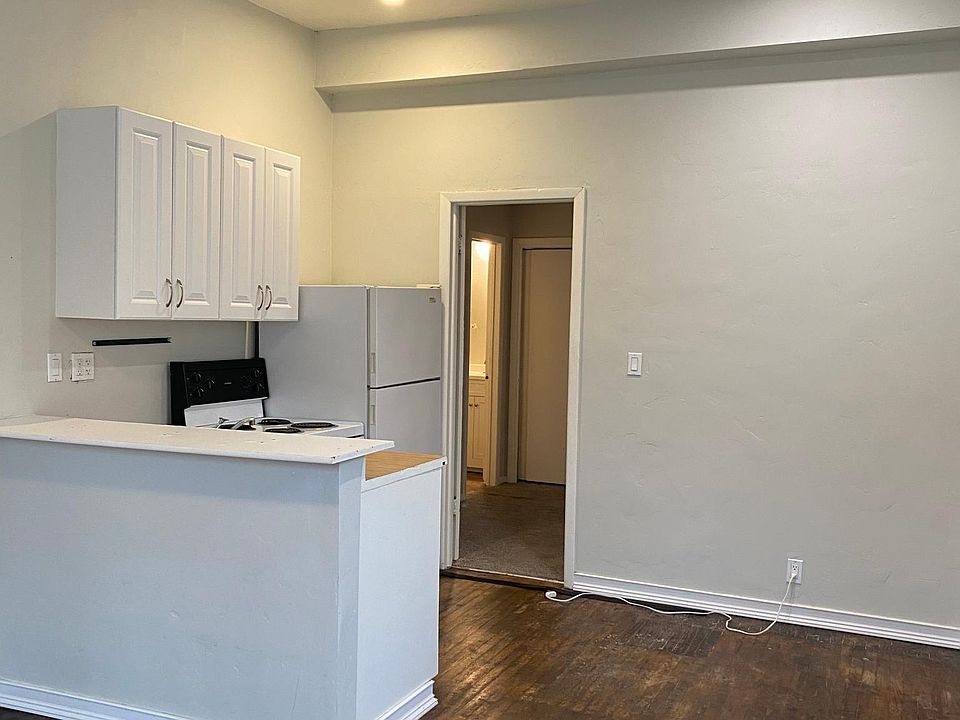 2nd image of 1216 W State St #1