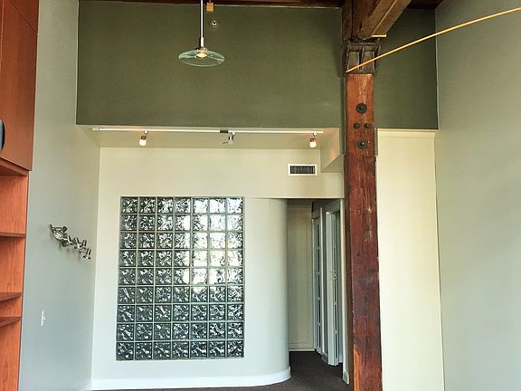 5th image of 1107 S Peters St APT 309