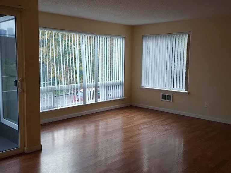 1001 Taylor Ave N — Photo 20