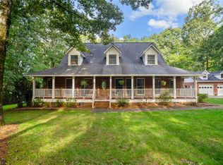 4000 River Ridge Rd, Pfafftown, NC 27040