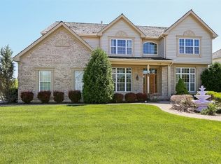 308 Saddle Ln, Fox River Grove, IL 60021