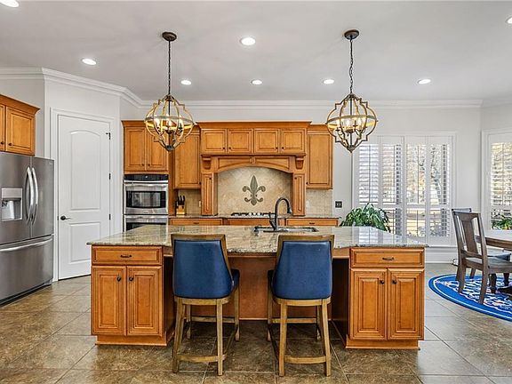 5th image of 40011 Deer Creek Dr