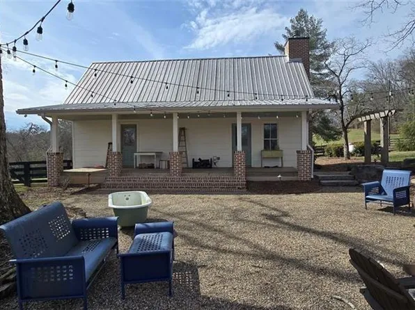 812 Bessie Ln, Ball Ground, GA 30107
