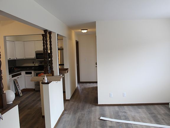 3rd image of 1108 Oakcrest St #8