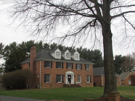3rd image of 1007 Glenangus Dr