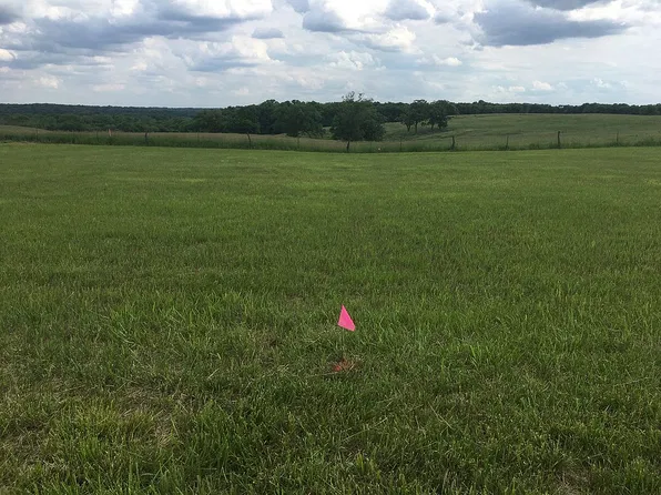 8989 Greenwood Ave, Ozawkie, KS 66070