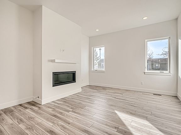 5015 - Living Room