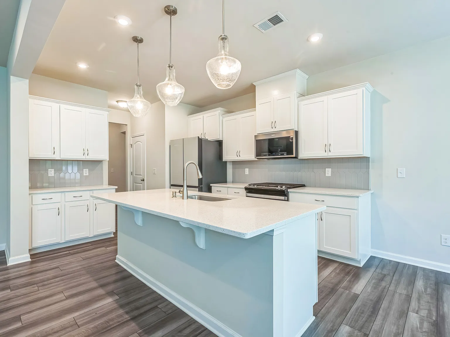 5 bed, 4.5 bath, 3071 sqft, $2,775 — Photo 2