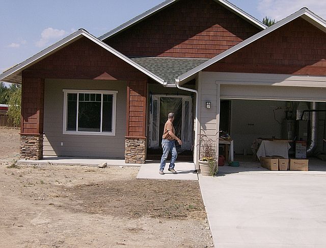 Front before the yardwork