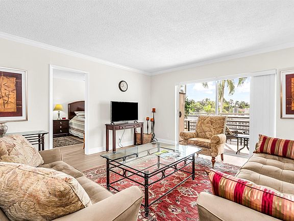 2nd image of 3050 NE 16th Avenue #202