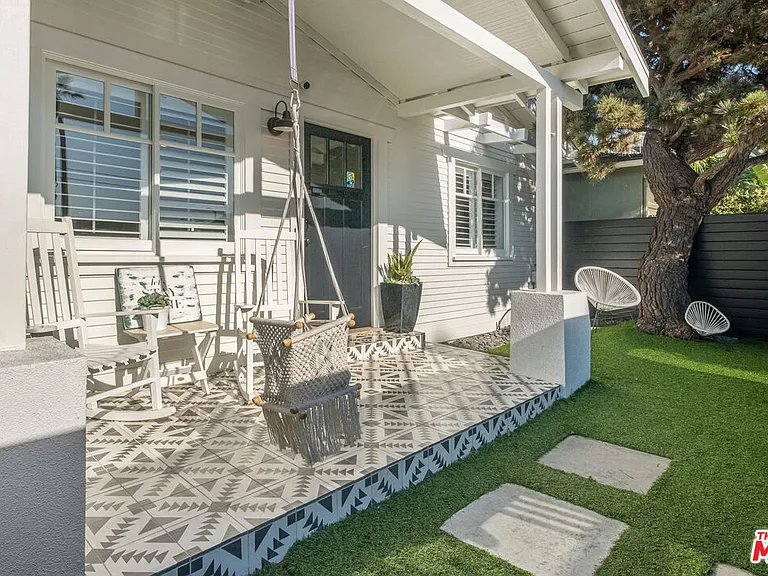 1605 Cabrillo Ave — Photo 6